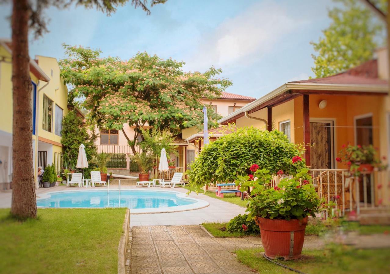 Holiday Village Interpark Kranevo Buitenkant foto